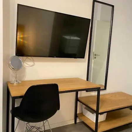 A Place 4u No10 - Garden-level Getaway 2 Bedroom 2 Bathroom With Yard *