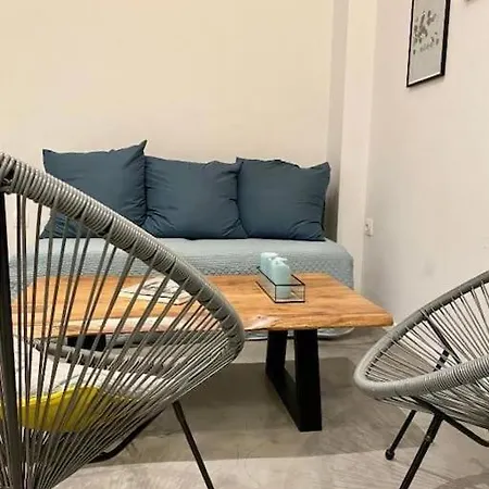 Apartment A Place 4u No10 - Garden-level Getaway 2 Bedroom 2 Bathroom With Yard Athens