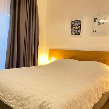 A Place 4u No10 - Garden-level Getaway 2 Bedroom 2 Bathroom With Yard Apartment